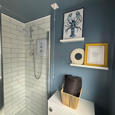 Lovely Spacious Loft Close To Train Station رذينج المظهر الخارجي الصورة