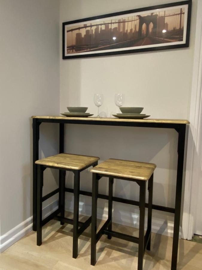 Lovely Spacious Loft Close To Train Station رذينج المظهر الخارجي الصورة