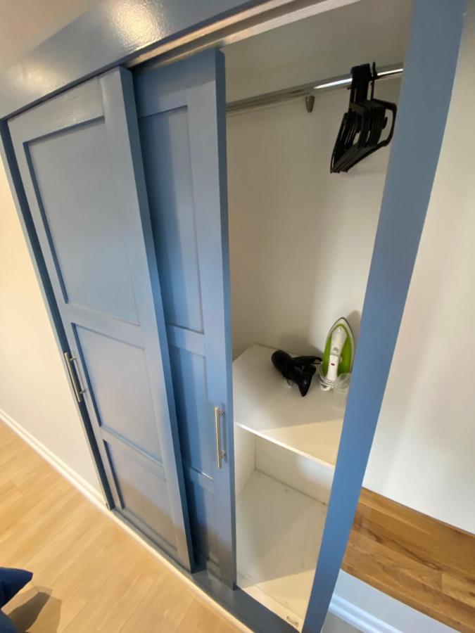 Lovely Spacious Loft Close To Train Station رذينج المظهر الخارجي الصورة