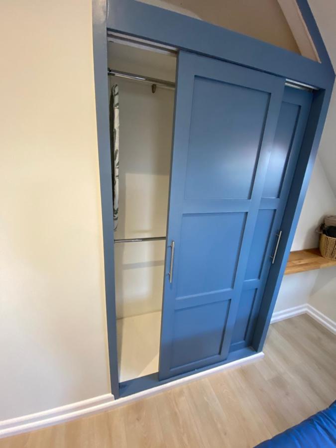 Lovely Spacious Loft Close To Train Station رذينج المظهر الخارجي الصورة