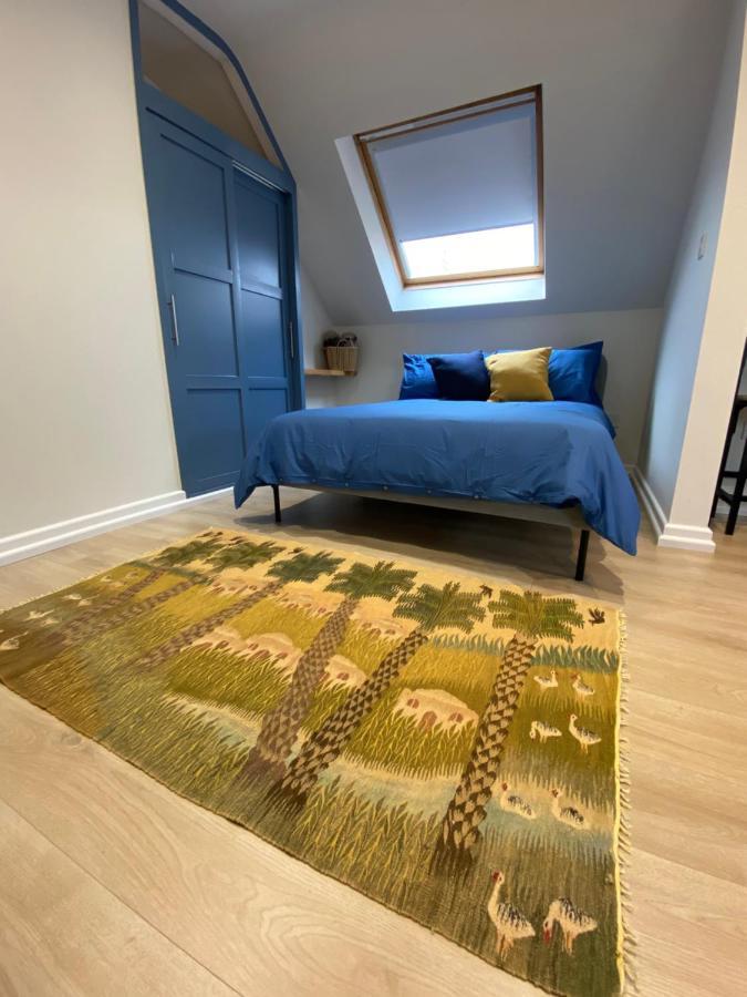 Lovely Spacious Loft Close To Train Station رذينج المظهر الخارجي الصورة