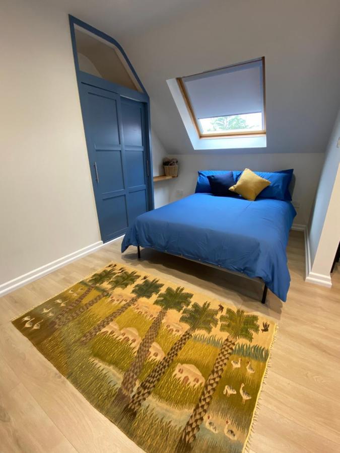 Lovely Spacious Loft Close To Train Station رذينج المظهر الخارجي الصورة