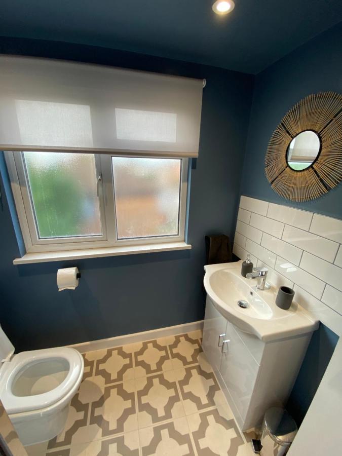 Lovely Spacious Loft Close To Train Station رذينج المظهر الخارجي الصورة
